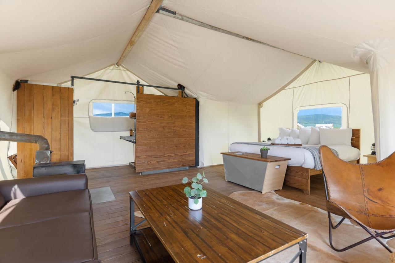 Under Canvas West Yellowstone Eksteriør bilde