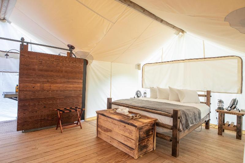 Under Canvas West Yellowstone Eksteriør bilde